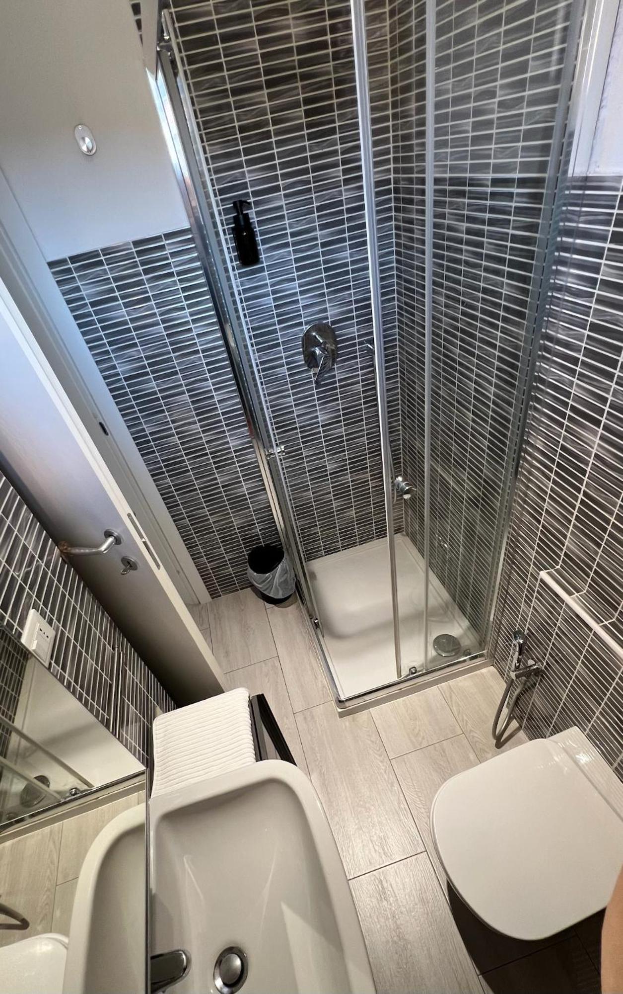 Rafael Milano - 10 Min From Linate Airport, Centrale Fs, Ospedale San Raffaele Apartman Kültér fotó